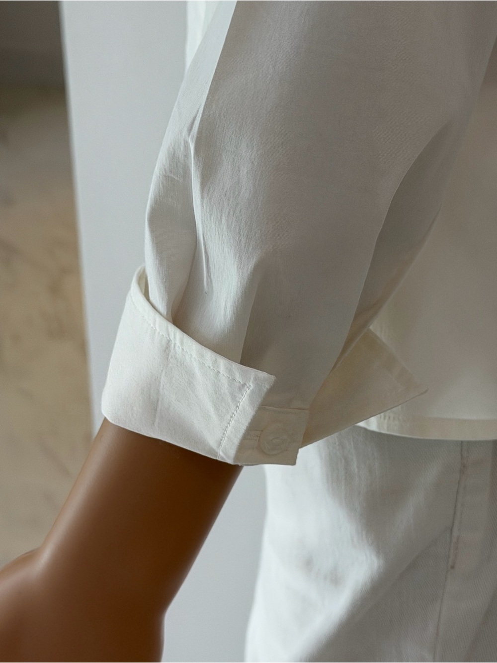 Pretty Nine West White Embellished Button-Front Blouse with Crystals, Size 6 - Picture 7 of 12